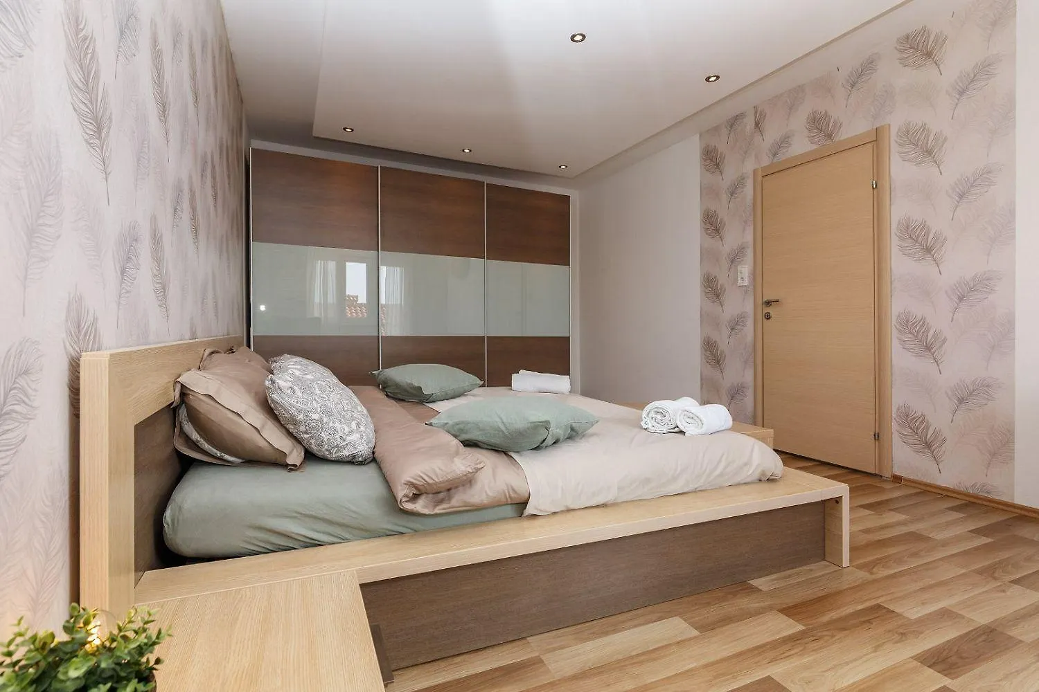 Faszinierendes Ferienhaus Nur 500 Meter Zum Strand Mit Meerblick, Whirlpool, Grill Dramalj