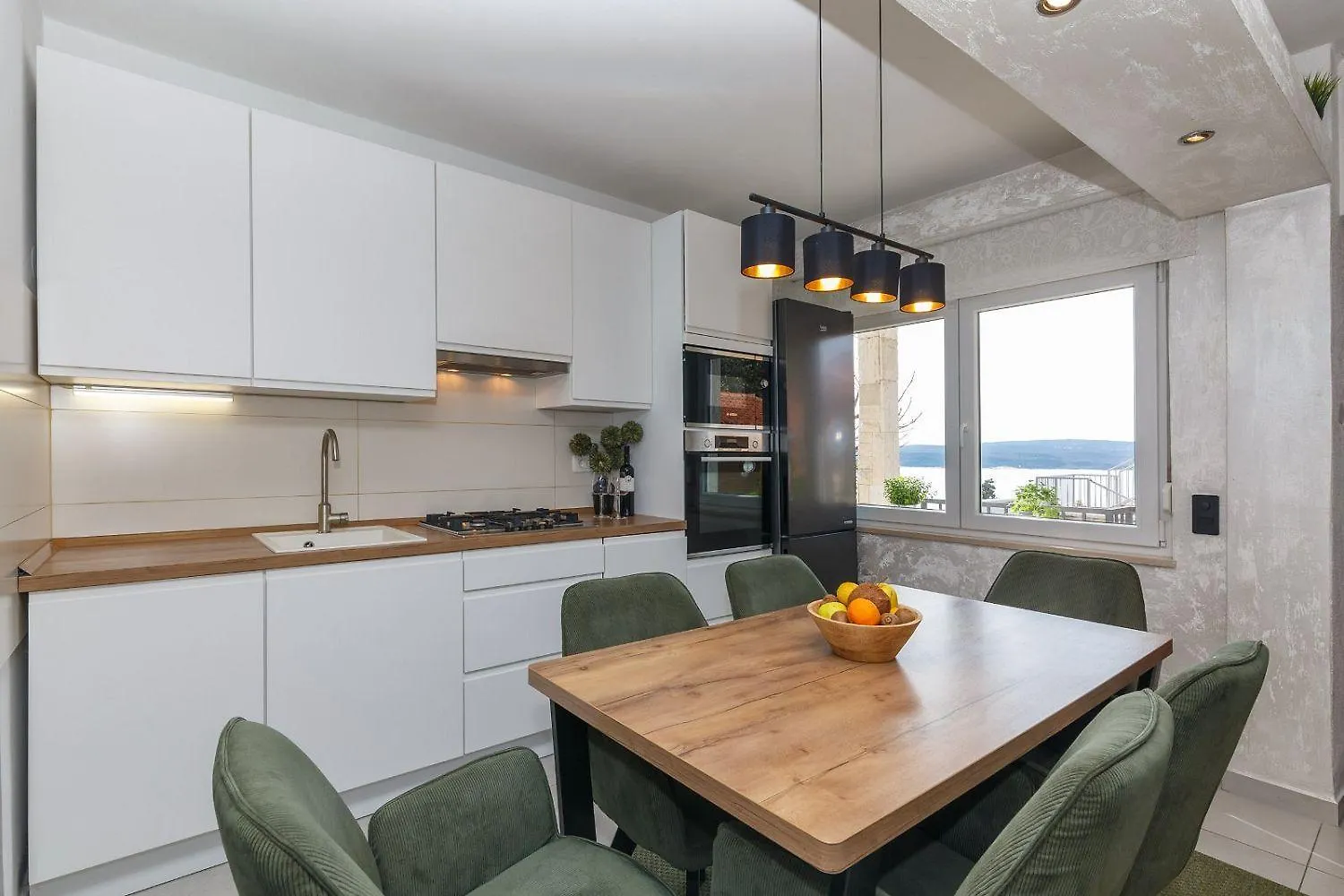 Faszinierendes Ferienhaus Nur 500 Meter Zum Strand Mit Meerblick, Whirlpool, Grill Dramalj 0*,