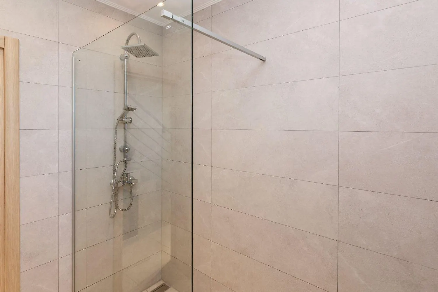 Faszinierendes Ferienhaus Nur 500 Meter Zum Strand Mit Meerblick, Whirlpool, Grill Dramalj