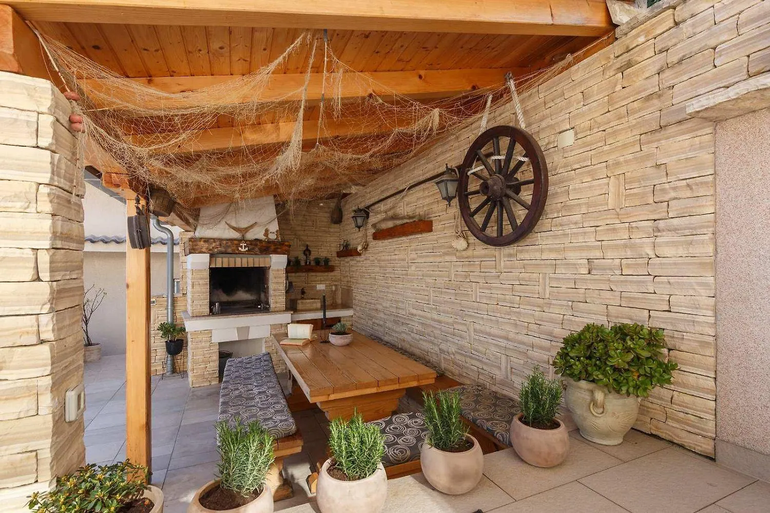 Faszinierendes Ferienhaus Nur 500 Meter Zum Strand Mit Meerblick, Whirlpool, Grill Dramalj Croatia