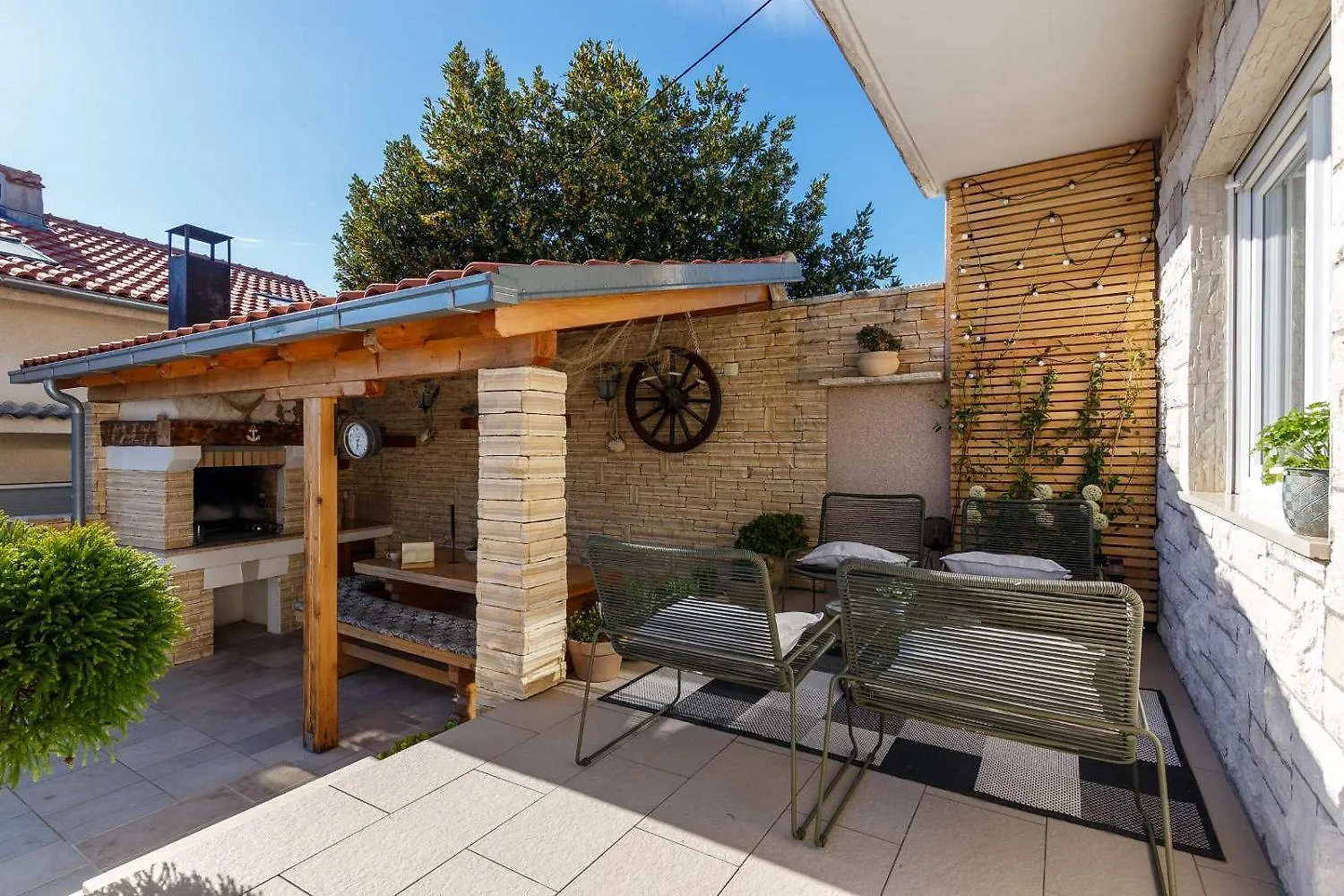 Holiday home Faszinierendes Ferienhaus Nur 500 Meter Zum Strand Mit Meerblick, Whirlpool, Grill Dramalj Croatia