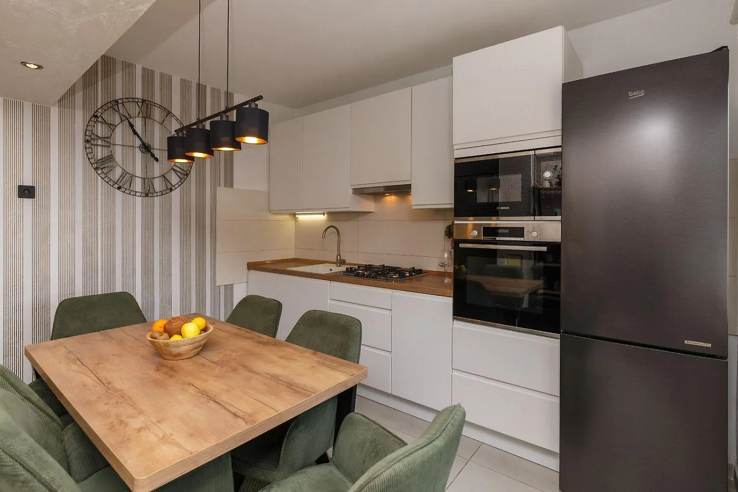 Holiday home Faszinierendes Ferienhaus Nur 500 Meter Zum Strand Mit Meerblick, Whirlpool, Grill Dramalj