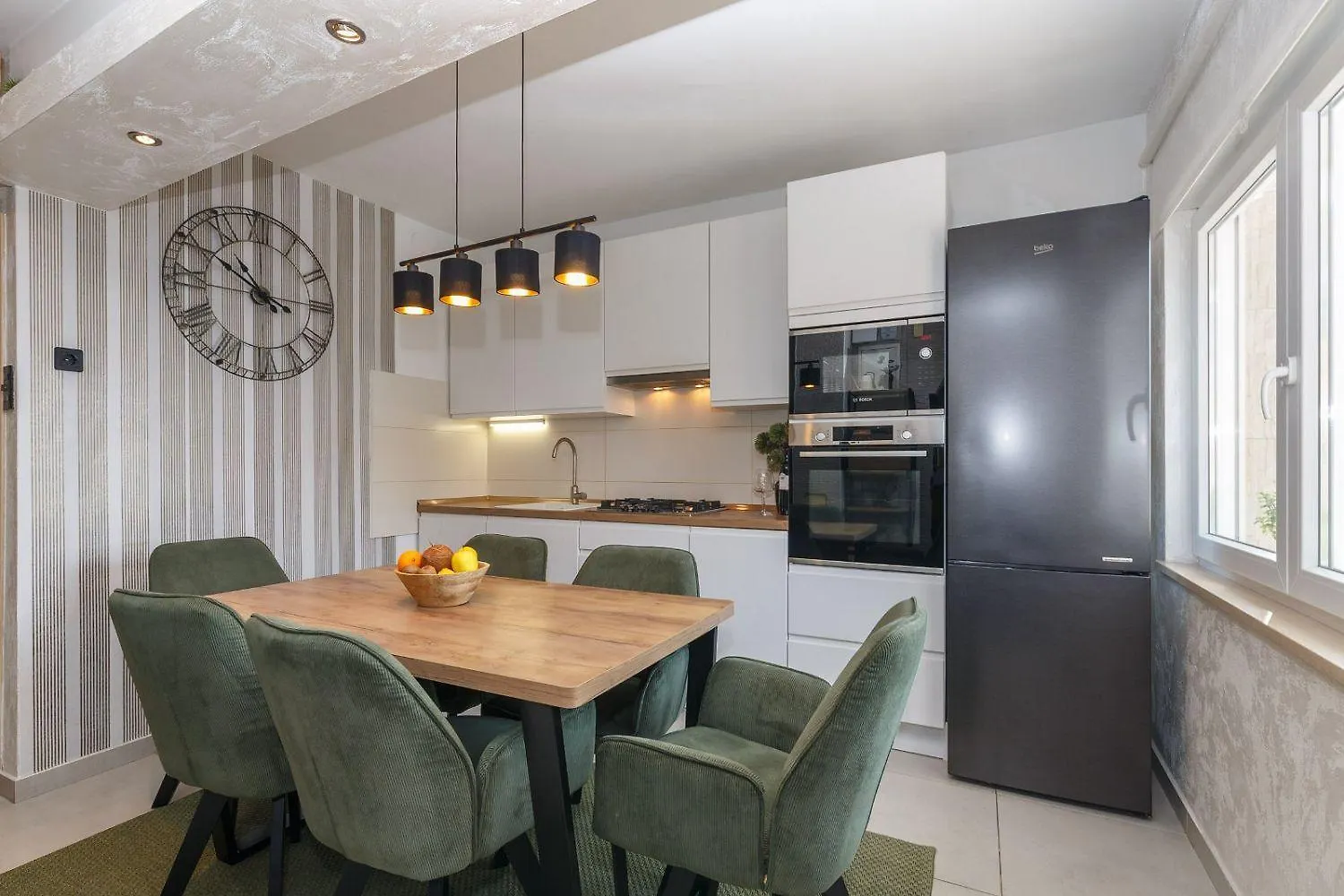 Faszinierendes Ferienhaus Nur 500 Meter Zum Strand Mit Meerblick, Whirlpool, Grill Dramalj Holiday home