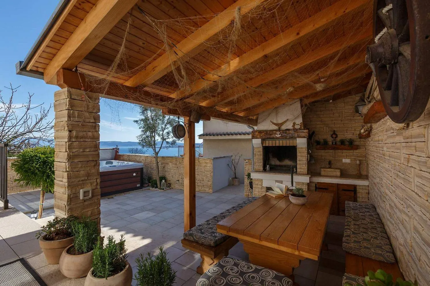 Holiday home Faszinierendes Ferienhaus Nur 500 Meter Zum Strand Mit Meerblick, Whirlpool, Grill Dramalj
