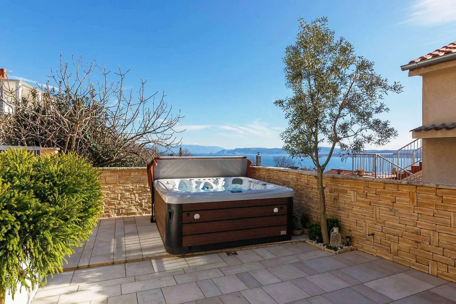 Faszinierendes Ferienhaus Nur 500 Meter Zum Strand Mit Meerblick, Whirlpool, Grill location
