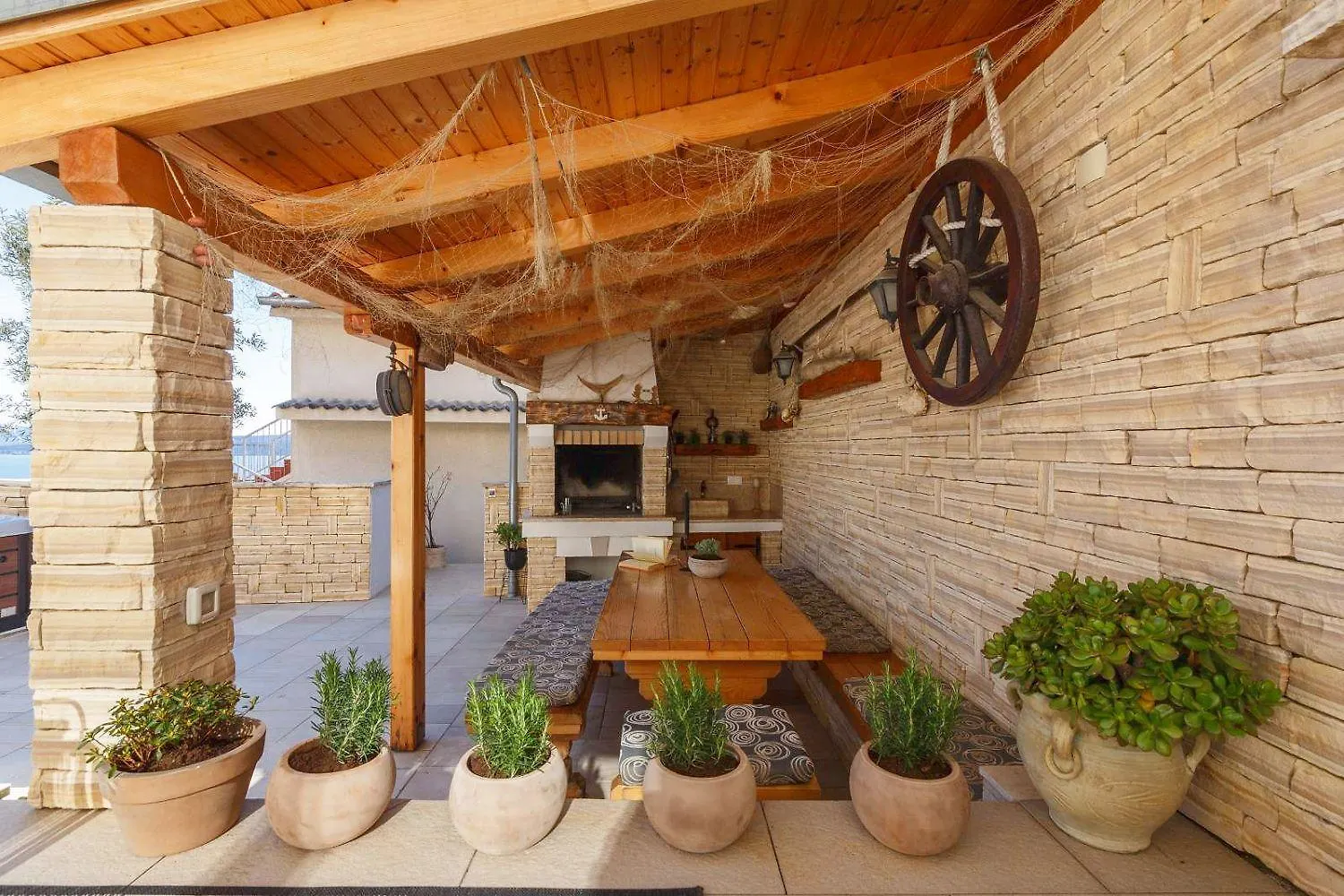Faszinierendes Ferienhaus Nur 500 Meter Zum Strand Mit Meerblick, Whirlpool, Grill Dramalj 0*,